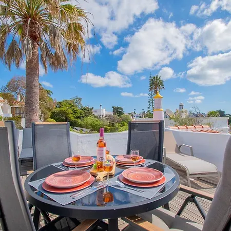 Semesterbostad Casa Vista Do Mar Cozy Townhouse In *